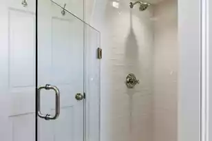 7 Lowndes St, Charleston, SC 29401 - Photo 55