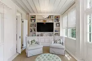 7 Lowndes St, Charleston, SC 29401 - Photo 27