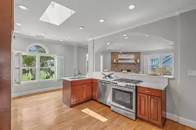 657 Stiles Drive N, Charleston, SC 29412 - Photo 13
