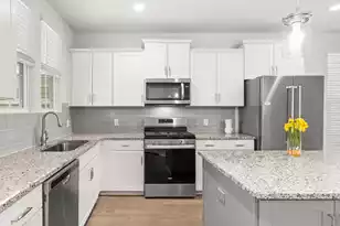 579 Blueway Ave, Summerville, SC 29486 - Photo 5