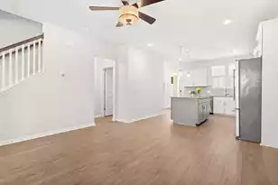 579 Blueway Ave, Summerville, SC 29486 - Photo 9