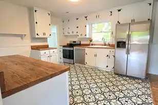 1113 Yeamans Hall Rd, Hanahan, SC 29410 - Photo 7