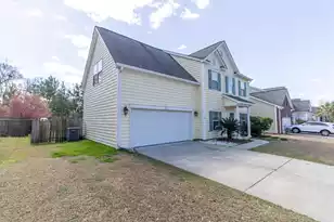 113 Carolinian Dr, Summerville, SC 29485 - Photo 3