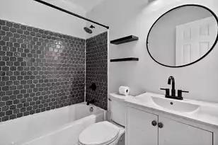 221 Forest Cir, Summerville, SC 29483 - Photo 5