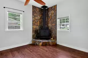 221 Forest Cir, Summerville, SC 29483 - Photo 7