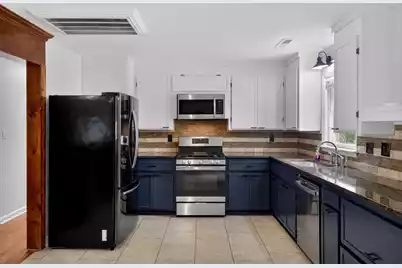 221 Forest Circle, Summerville, SC 29483 - Photo 15