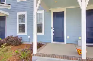 585 Blueway Ave, Summerville, SC 29486 - Photo 3