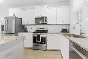 585 Blueway Ave, Summerville, SC 29486 - Photo 21