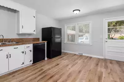 4557 Montague Avenue W, North Charleston, SC 29418 - Photo 9