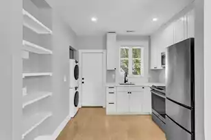 40 Nunan St, Charleston, SC 29403 - Photo 3