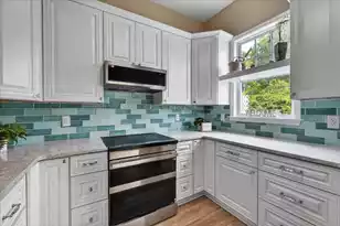 121 Hyacinth St, Summerville, SC 29483 - Photo 13