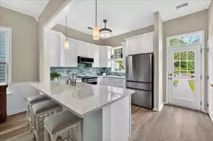 121 Hyacinth St, Summerville, SC 29483 - Photo 11