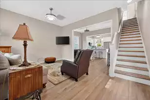 121 Hyacinth St, Summerville, SC 29483 - Photo 7