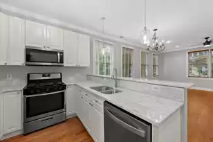 11 Kirkland Ln, Charleston, SC 29401 - Photo 9