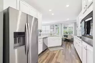 2263 Marsh Dr N, Mount Pleasant, SC 29466 - Photo 15