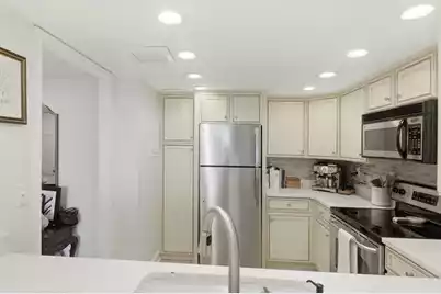 14 Lockwood Drive #Apt 9J, Charleston, SC 29401 - Photo 11