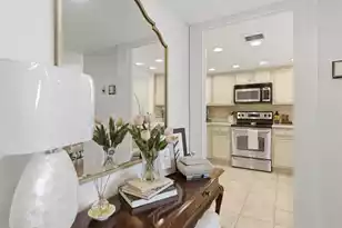 14 Lockwood Dr #9J, Charleston, SC 29401 - Photo 15