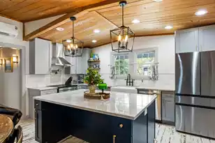 212 Hudson Ave E, Folly Beach, SC 29439 - Photo 11