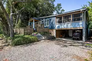 212 Hudson Ave E, Folly Beach, SC 29439 - Photo 5