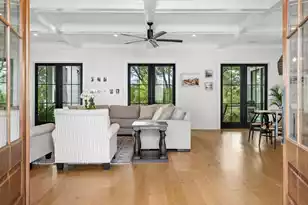 924 Pitt St, Mount Pleasant, SC 29464 - Photo 3