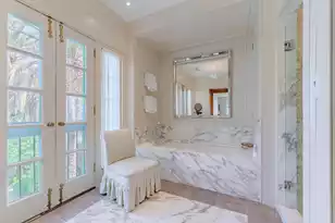8 Orange St, Charleston, SC 29401 - Photo 33