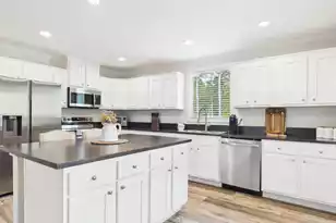 208 General Moultrie Dr, Bonneau, SC 29431 - Photo 5