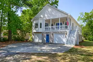 731 York St, Mount Pleasant, SC 29464 - Photo 1