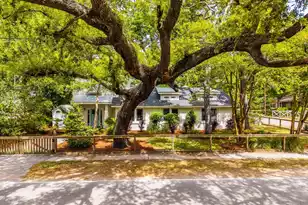 762 McCants Dr, Mount Pleasant, SC 29464 - Photo 3