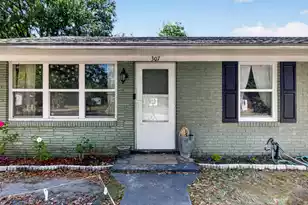 307 Thompson St, Walterboro, SC 29488 - Photo 1