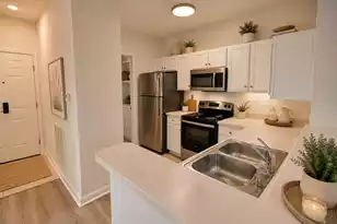 1600 Long Grove Dr, Mount Pleasant, SC 29464 - Photo 9