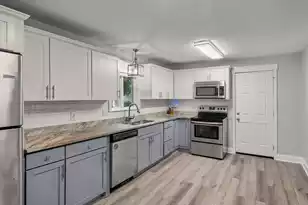 108 Lancer Dr, Summerville, SC 29485 - Photo 9