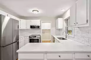 298 Summerset Ln, Summerville, SC 29483 - Photo 7