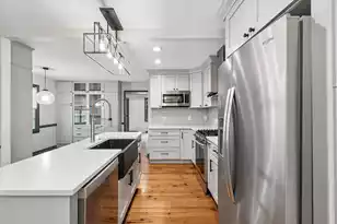 102 Beaufain St, Charleston, SC 29401 - Photo 7