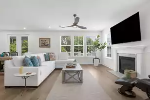 2276 Cultura Cir, Mount Pleasant, SC 29466 - Photo 9