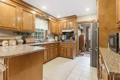 1011 Harbortowne Road, Charleston, SC 29412 - Photo 11