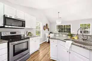 1570 Sweet Myrtle Cir, Mount Pleasant, SC 29466 - Photo 9