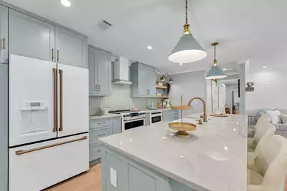 1481 Center Street Extension #204, Mount Pleasant, SC 29464 - Photo 3