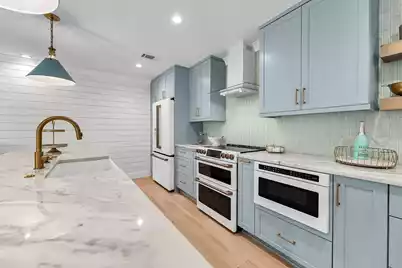 1481 Center Street Extension #204, Mount Pleasant, SC 29464 - Photo 9