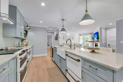 1481 Center Street Extension #204, Mount Pleasant, SC 29464 - Photo 7
