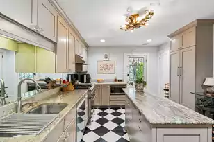 41 Chapel St, Charleston, SC 29403 - Photo 17