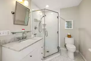 164 Queen St, Charleston, SC 29401 - Photo 11