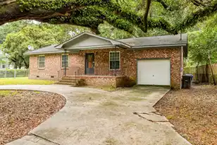 692 York St, Mount Pleasant, SC 29464 - Photo 5