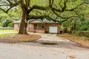 692 York St, Mount Pleasant, SC 29464 - Photo 1