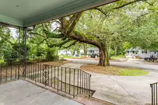 692 York St, Mount Pleasant, SC 29464 - Photo 7