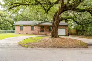 692 York St, Mount Pleasant, SC 29464 - Photo 3