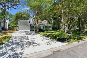 506 Upland Pl, Mount Pleasant, SC 29464 - Photo 3