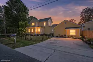 202 Pine Street W, Summerville, SC 29485 - Photo 17