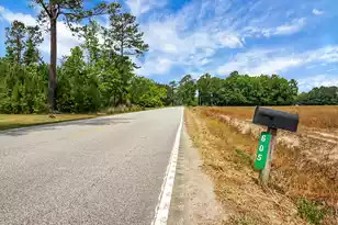 605 Country Club Rd, Andrews, SC 29510 - Photo 3