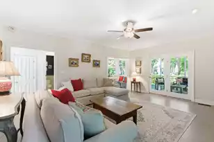686 Cain Dr, Mount Pleasant, SC 29464 - Photo 15