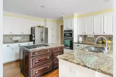 1529 Strathmore Lane, Mount Pleasant, SC 29464 - Photo 13